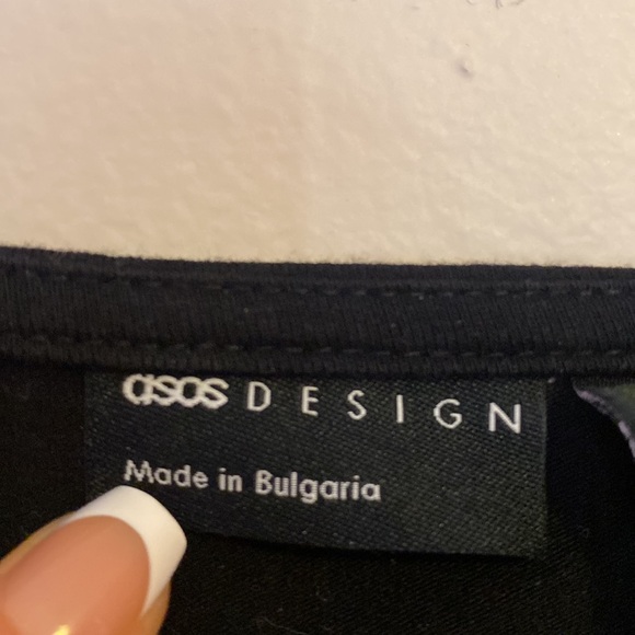 ASOS DESIGN Fuller Bust square neck long sleeve crop top with seam detail - Picture 3 of 3